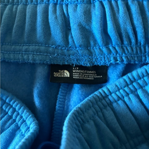 North face women’s lounge shorts - Picture 2 of 3